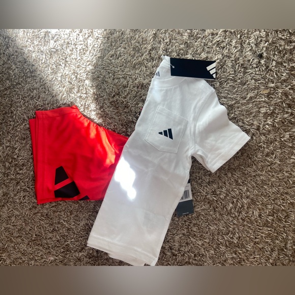 Adidas White T-Shirt and Red Shorts Set Size 4 Kids - Picture 6 of 8